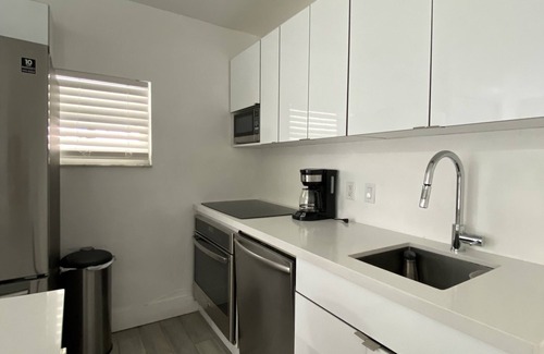 Westchester House | MODERN HOME, Excellent Location Miami 3/2