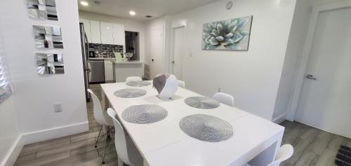 Fontainebleau House | Modern Home, Excellent Location Miami