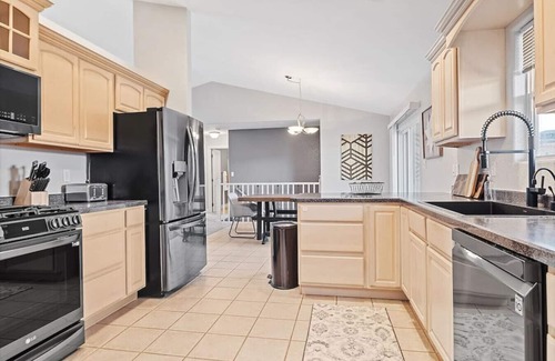 Rapid City Apartment | Modern Home-Garage-Scenic Patio