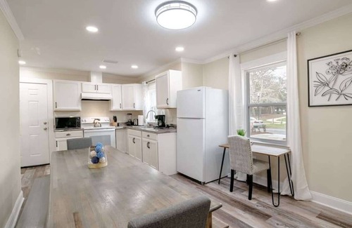 Mobile House | Modern Home, Great Deck & Yard- Peaceful at Potter