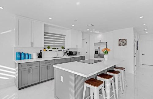 North Miami Beach Villa | Modern Home, Heated Pool Hot-Tub, 12min to Ocean