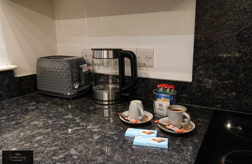 Belfast House | Modern home in Belfast, office, parking, WiFi