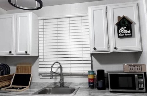 Detroit House | Modern home in Detroit/4QBDS/Near everything /free parkingnlong stays welcome