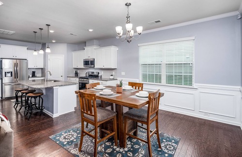 Huntersville House | Modern home in one of Huntersville's best Work-Live-Play communities.