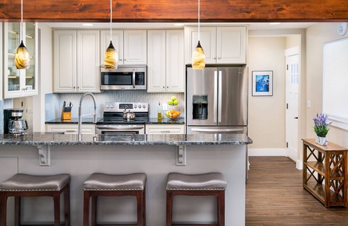 East Millcreek House | Modern Home in Quiet Neighborhood w/Hot Tub & Fireplace