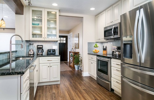East Millcreek House | Modern Home in Quiet Neighborhood w/Hot Tub & Fireplace