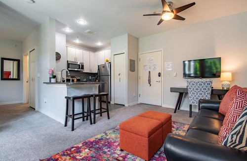 Belltown Condo | Modern Home in the Heart of Seattle! with Pool!