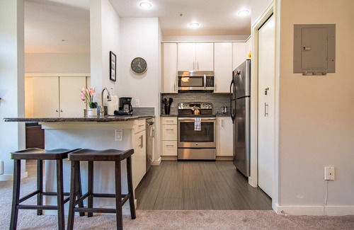 Belltown Condo | Modern Home in the Heart of Seattle! with Pool!