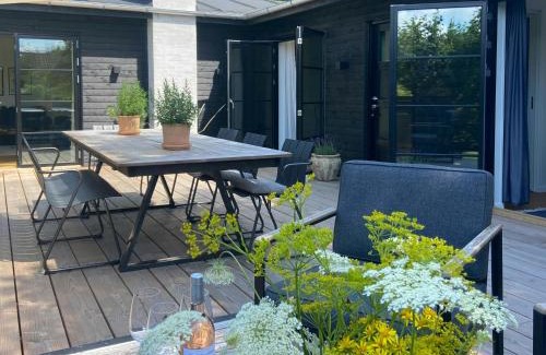 Tisvildeleje House | Modern Home Near Beach And Town In Tisvilde