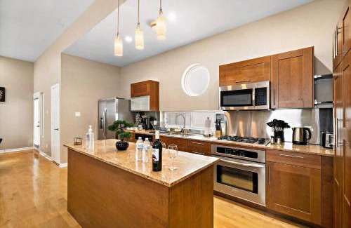 Washington Ave./ Memorial Park House | Modern Home Near Dt, Heights Washington Games