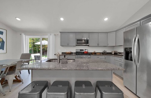 Pigeon House | Modern Home on Sand Point! 11 mins to DT caseville