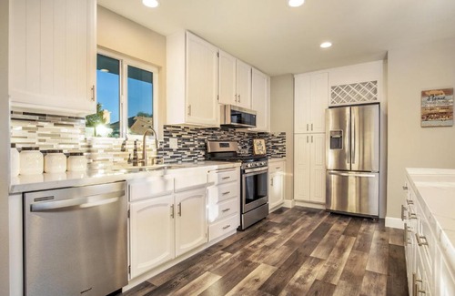 San Antonio Heights House | Modern Home SoCal Luxury Claremont/Upland 2BD/ 2BTH +Den, Oasis Backyard w/ BBQ