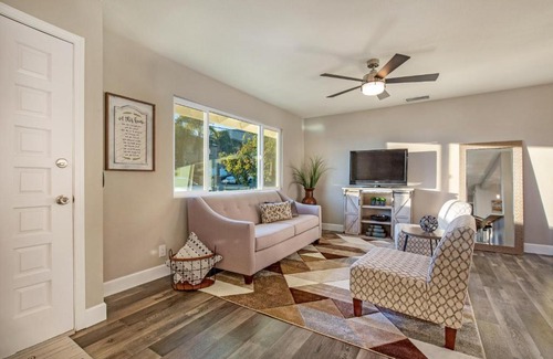 San Antonio Heights House | Modern Home SoCal Luxury Claremont/Upland 2BD/ 2BTH +Den, Oasis Backyard w/ BBQ