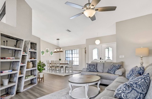Spring Hill House | Modern home with enclosed private pool on 7th tee of Oak Hills Golf Club