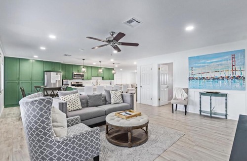 Village Grove House | Modern Home with heated pool and guest house
