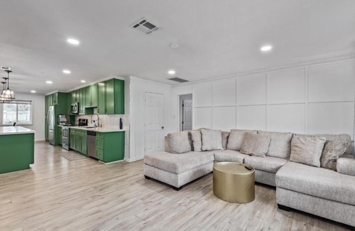 Village Grove House | Modern Home with heated pool and guest house