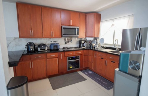 Tepic House | Modern Home with Parking 3AC & 1K&3Q beds, Netflix