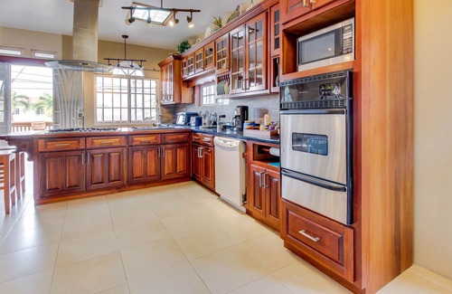San Ignacio House | Modern Home with Shared Pool, Great Views, WiFi & Central AC - Ideal for Day Trips