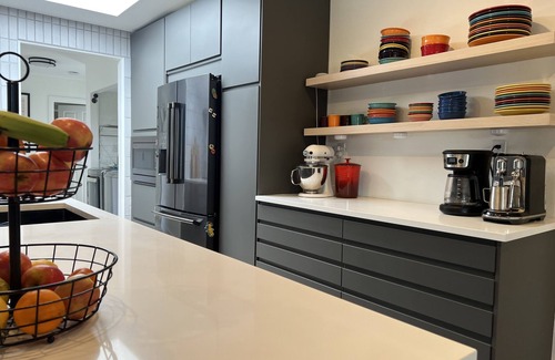 Altadena House | Modern Home with Spacious Yard near Rose Bowl, trails, and DTLA