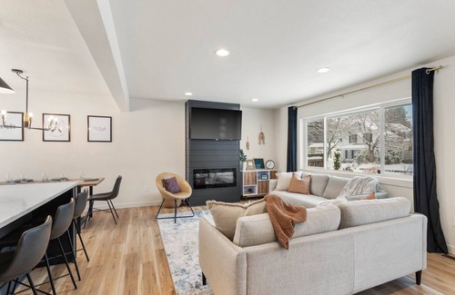 Coeur d'Alene House | Modern Home with Ping-Pong Table | Near Downtown CDA