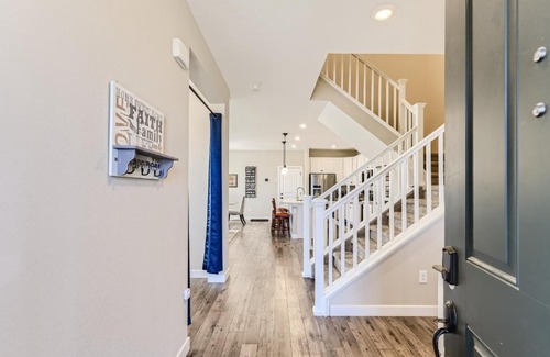 Aurora House | Modern Homestay