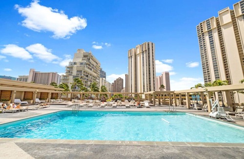 Ala Moana Apartment | Modern Hotel | Near Ala Moana, Balcony, Pool, Gym