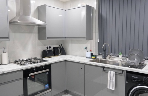 Manchester House | Modern House - 3 Bedrooms - 1 Bath - ManCity