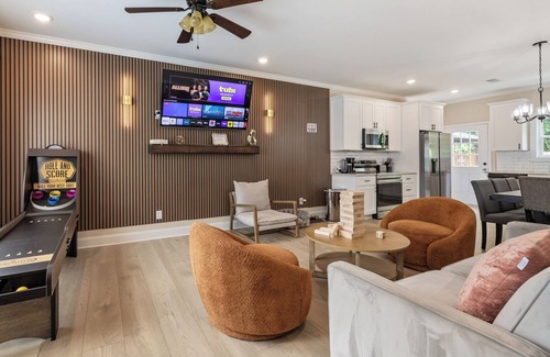 Charlotte House | Modern House in Great Location with GAME ROOM!