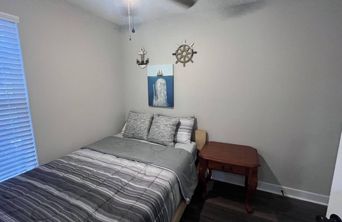 Fredericksburg House | Modern House !! 10 min to Fredericksburg malls, UMW and 5 min to Old town