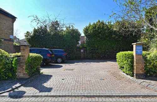 Island Gardens House | Modern House near Canary Wharf, Excel, Greenwich