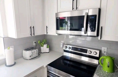 Pierce County House | Modern House, sleeps 10, 15 Minutes to the Entrance of Mt.Rainier.