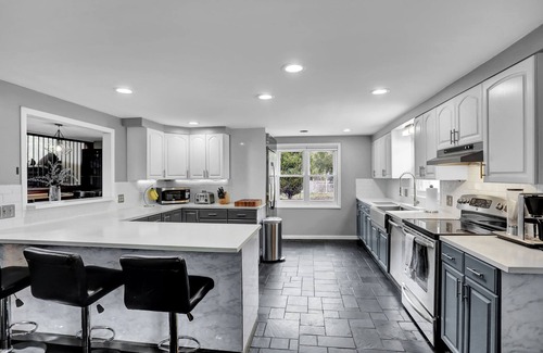 State College House | Modern House - Walking Distance to Downtown and Stadium