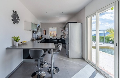 Berre-des-Alpes House | Modern house with exceptional view