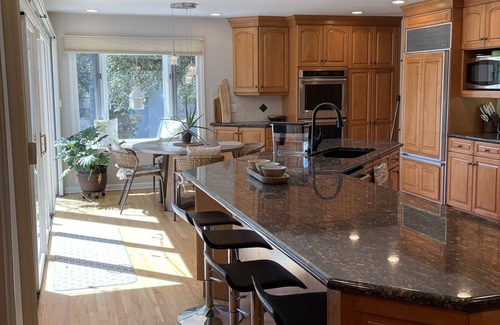 North Central Westminster House | Modern Huge 6BR Lake View.Mins to DT & Bldr.Pets,Hot tub. 20% disc! New listing