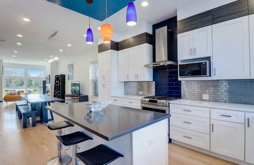 West Town House | 🌟 Modern Humboldt Park 5-Bed, 3.5-Bath Home 🌟