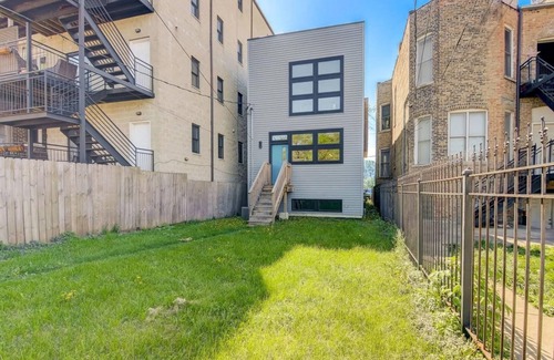 West Town House | 🌟 Modern Humboldt Park 5-Bed, 3.5-Bath Home 🌟