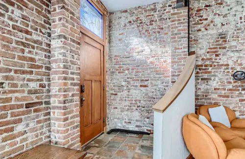 Sunnyside House | Modern, Industrial 3BR Home Minutes from Downtown!
