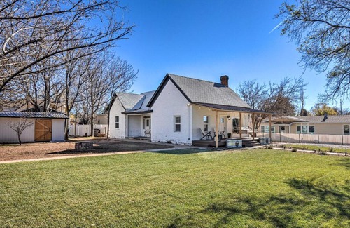Kanab House | Modern Kanab Home Fire Pit, Red Rock Views!