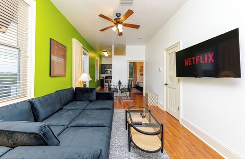 Dune Allen Beach Apartment | Modern King bed Haven/Free parking, Pool, Balcony