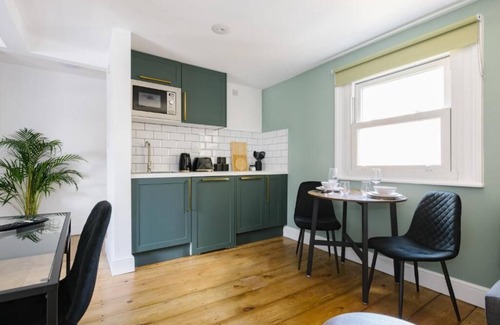 Kings Cross St. Pancras Apartment | Modern King’s Cross Studios – Close to Tube, Cafés, and Attractions