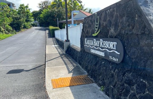 Historic Kailua Village Condo | Modern Kona Retreat Walk to Ocean & Town