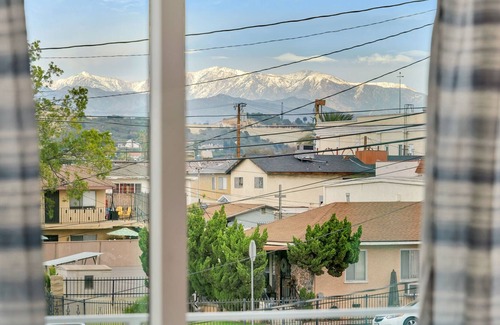 South Montebello House | Modern LA home near Montebello City Park w/parking