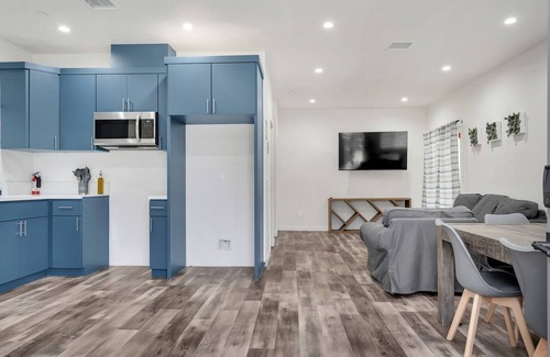 South Montebello House | Modern LA home near Montebello City Park w/parking