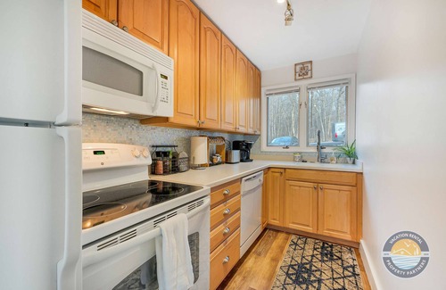 Lake Geneva Condo | Modern Lake Geneva Retreat