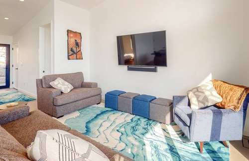 Manson House | Modern lake house w/waterfront access, lake views & mid-century modern touches.