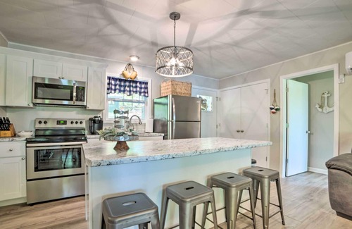 New Concord House | Modern Lakefront Getaway w/ Deck + Dock, In Cove!