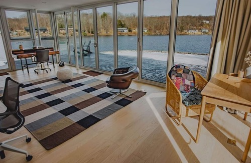 Holmes House | Modern Lakehouse in Hudson Valley