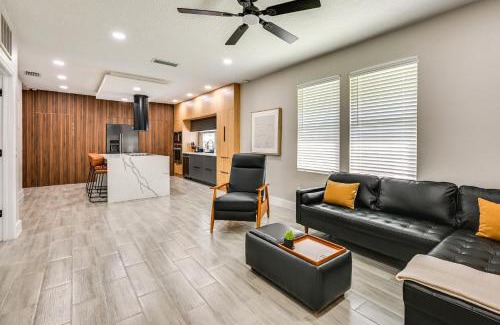 Lakeland House | Modern Lakeland Golf Retreat with Putting Green