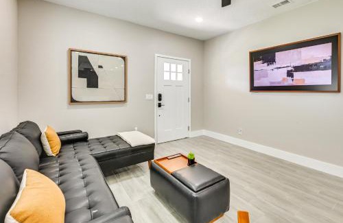 Lakeland House | Modern Lakeland Golf Retreat with Putting Green