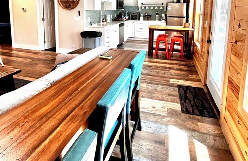 Ashley Oaks Ski Chalet | Modern Lakeside Chalet - Large Deck - Pontoon Rentals - BBQ Grill - Boat Slip